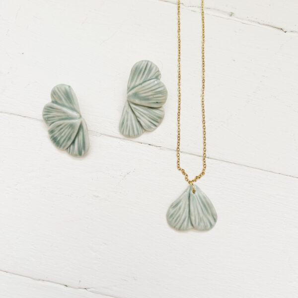 Collar Petals